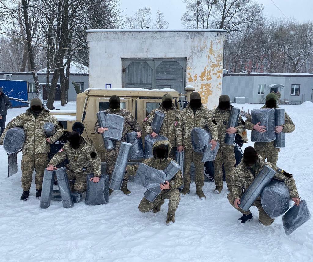 Підтримуємо українських військових!