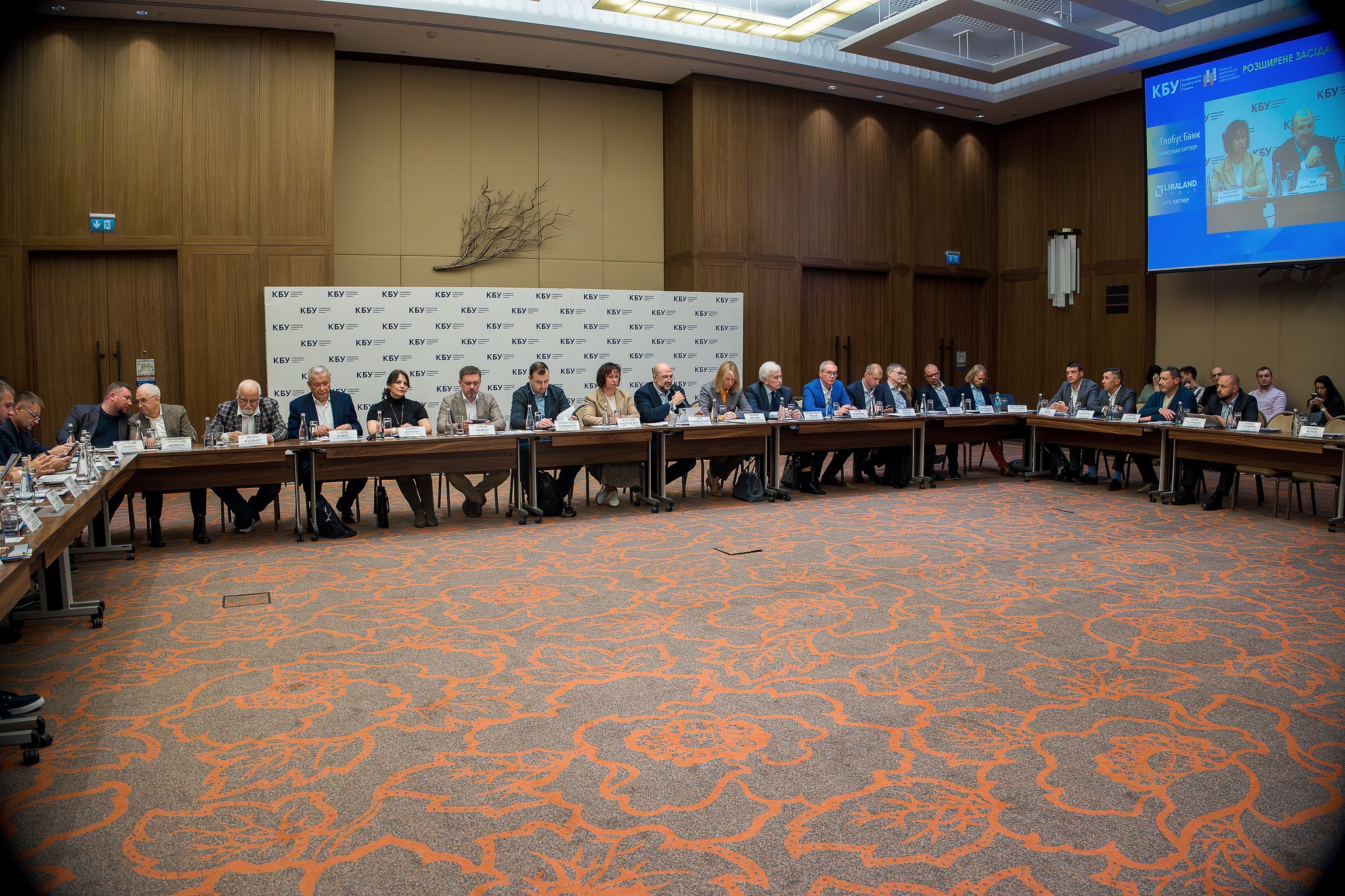 ☑️Євген Мецгер та Микола Марчук про результати роботи програми єОселя та програми сприяння молодіжному житловому будівництву