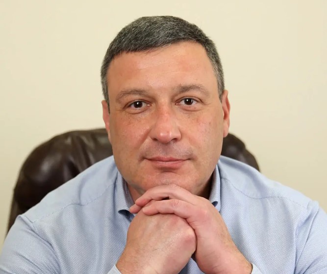 💰Чи зможе гривня “посунути” долар: поради банкіра, як зберегти власні кошти у найближчі місяці