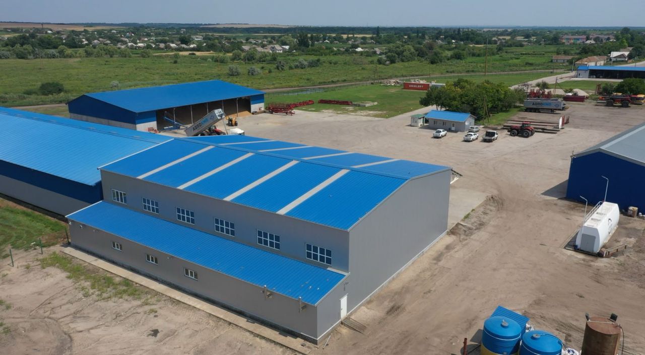☀️Світло для промисловості: Rodeca PLP 1000-40 — новий стандарт енергоефективної покрівлі в Україні