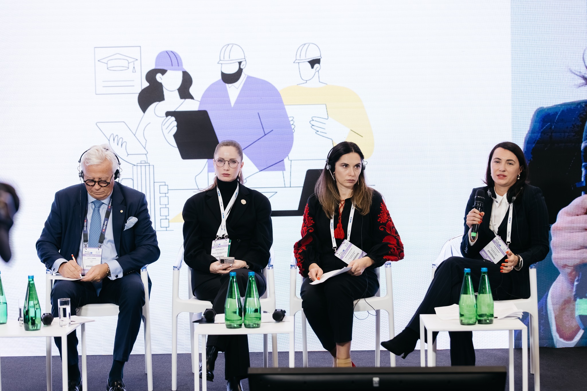 💼 Реформи, цифровізація та європейські стандарти: ключові меседжі другого діалогу з владою на Recovery Construction Forum 4.0