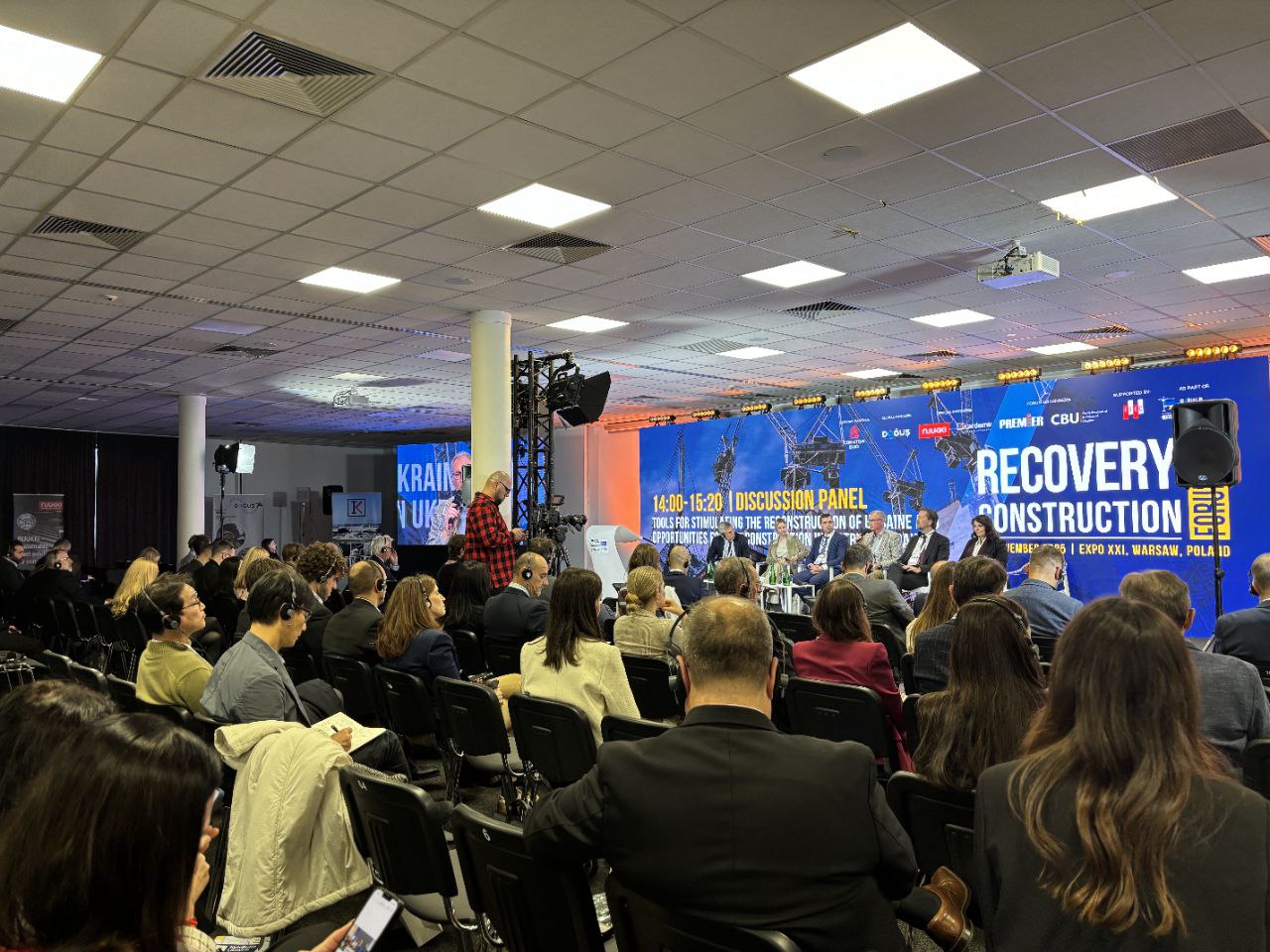 🌐 RECOVERY CONSTRUCTION FORUM 4.0 - про відбудову України на міжнародному рівні!