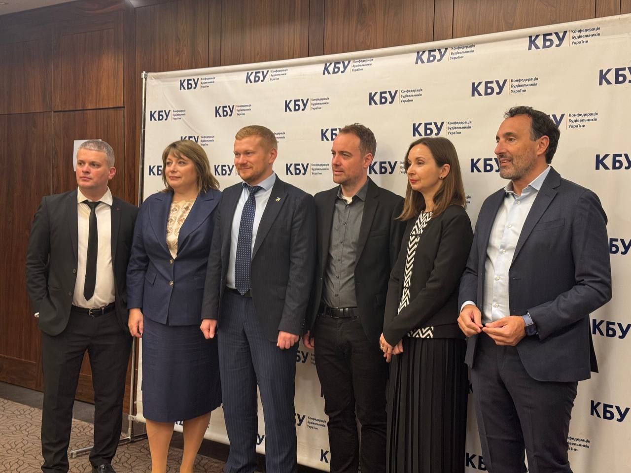 🍃Щойно завершився круглий стіл «Зелені навички для відновлення України: діалог влади та бізнесу»