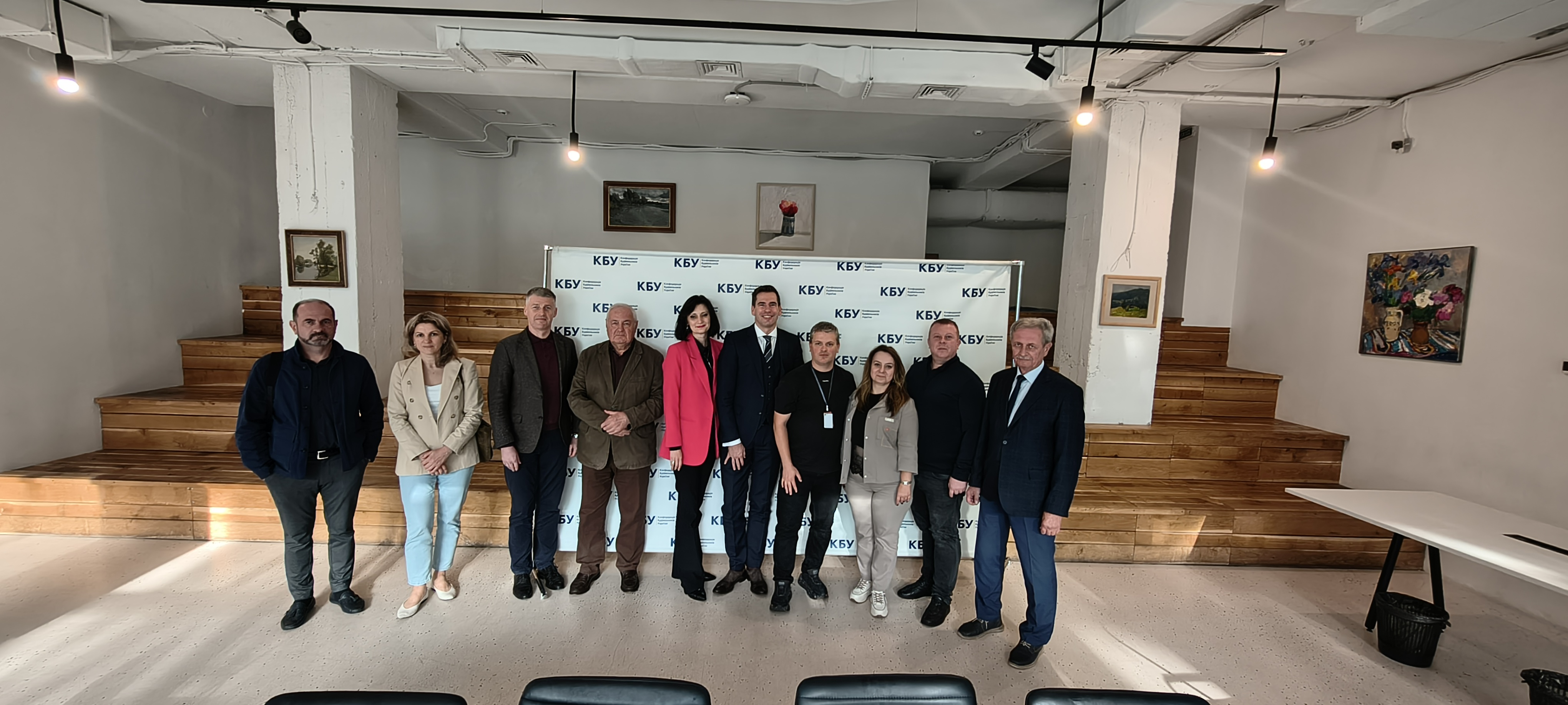 🧐 Єдині правила, цифрові рішення та прозора відбудова: над чим працює новий Комітет КБУ