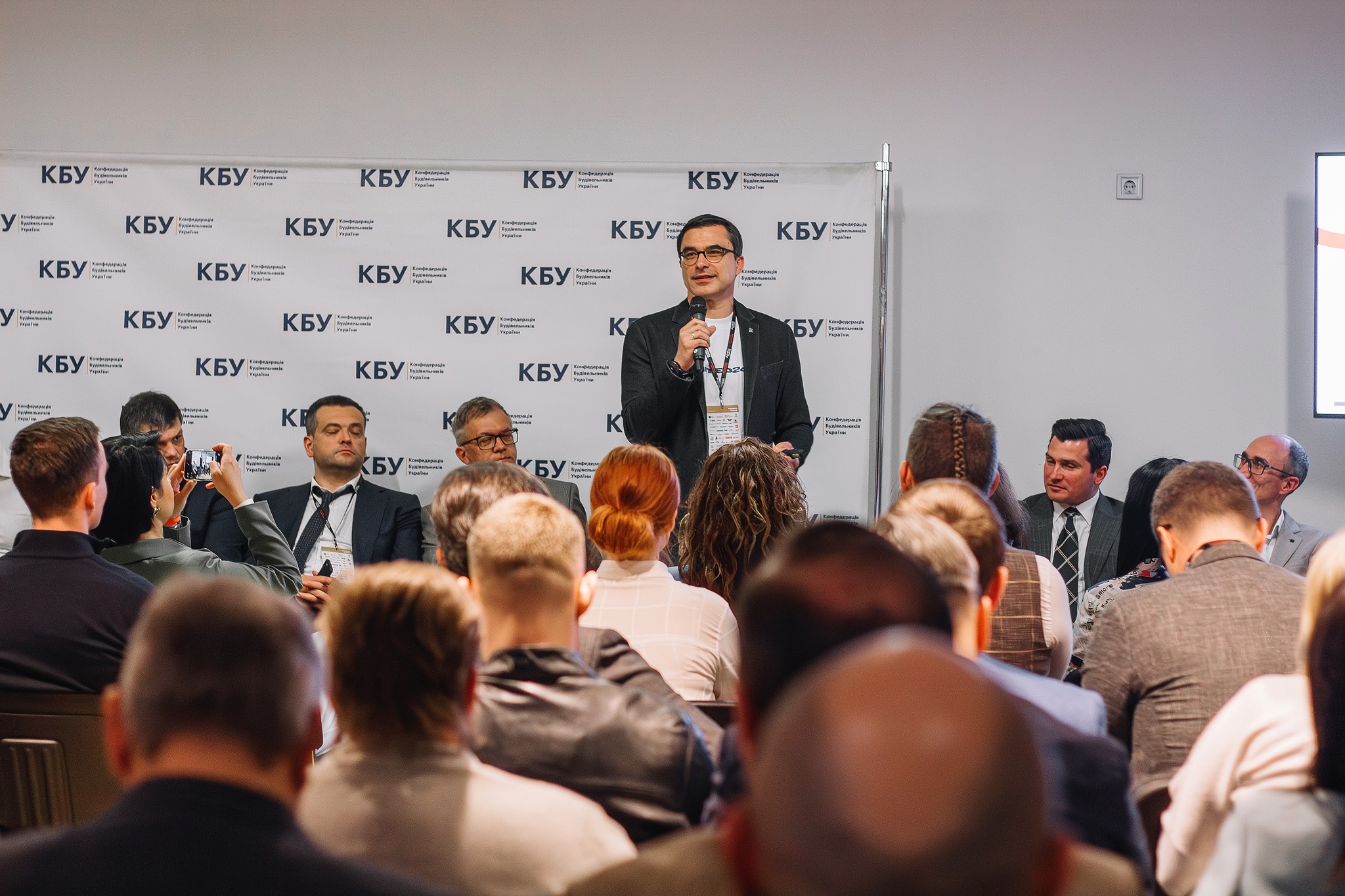 Відбудуємо Україну спільно з професіоналами